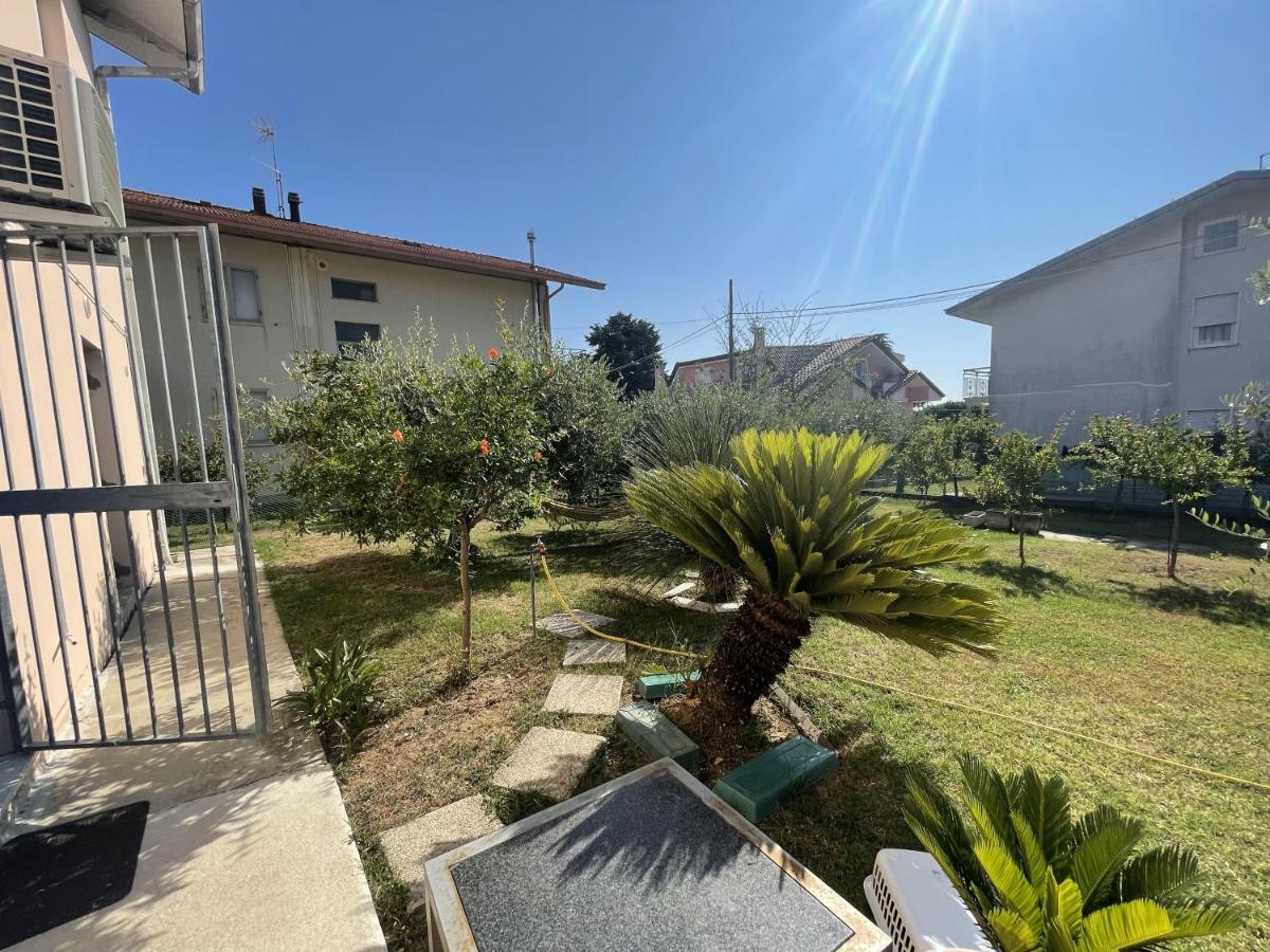 Oasi Di Relax Apartman Santa Maria di Scacciano Kültér fotó